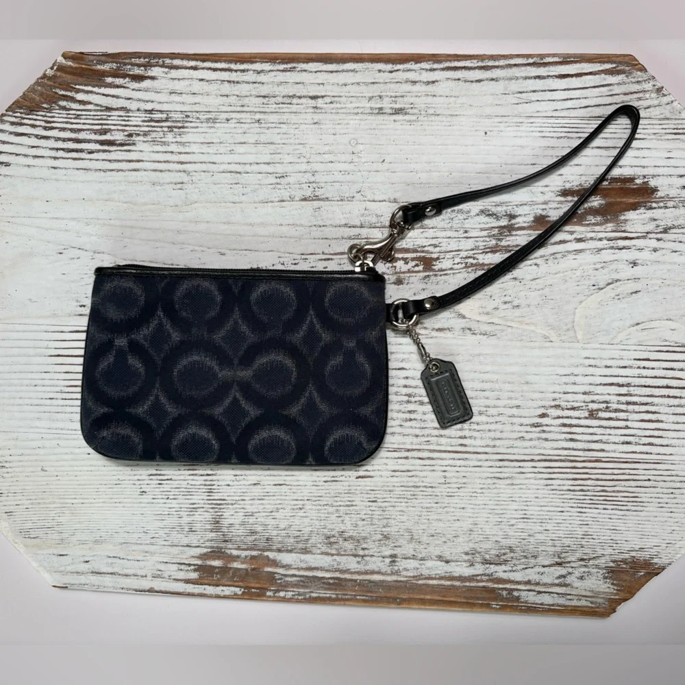 COACH Navy/Black/Gray Wristlet-Zippered Closure-Hang Tag-2 Credit Card Slits-EUC
